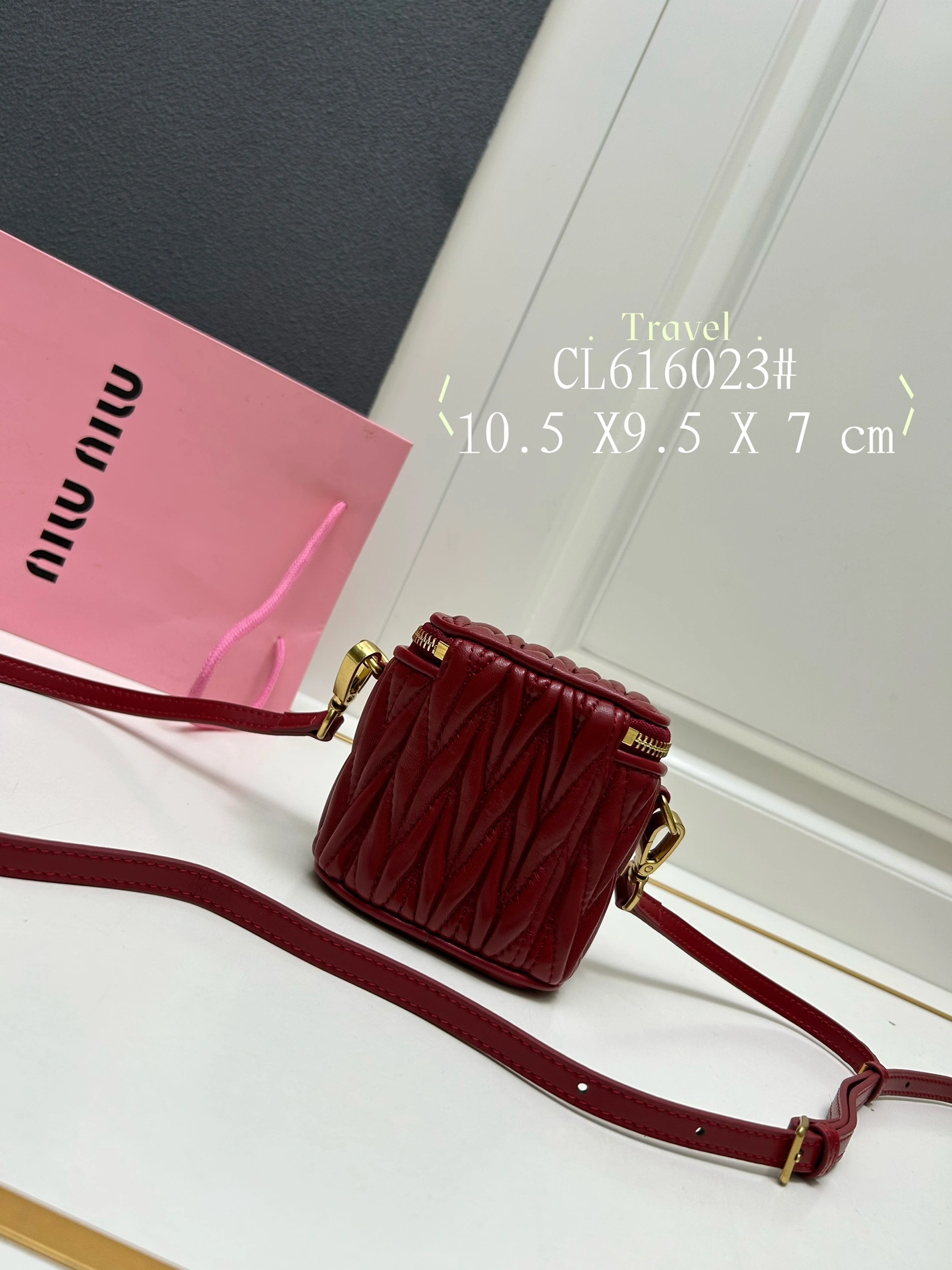 MIU MIU AAA Quality Messenger Bags For Women Flexible 5102