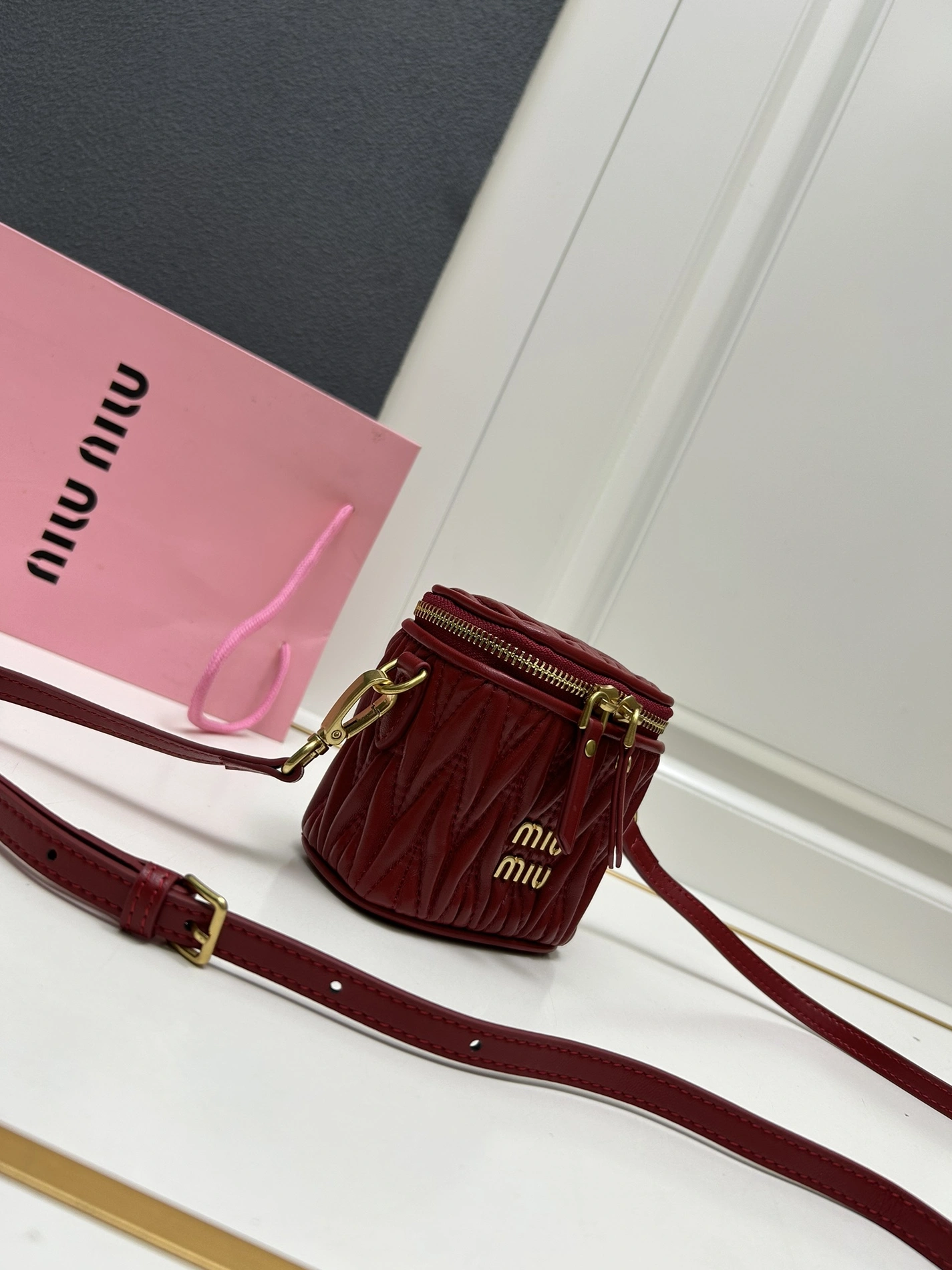 MIU MIU AAA Quality Messenger Bags For Women Flexible 5102