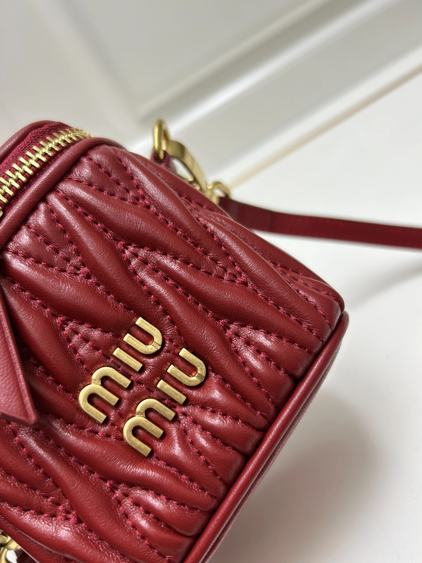 MIU MIU AAA Quality Messenger Bags For Women Flexible 5102