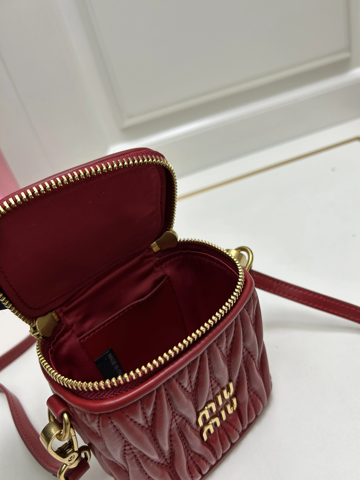 MIU MIU AAA Quality Messenger Bags For Women Flexible 5102