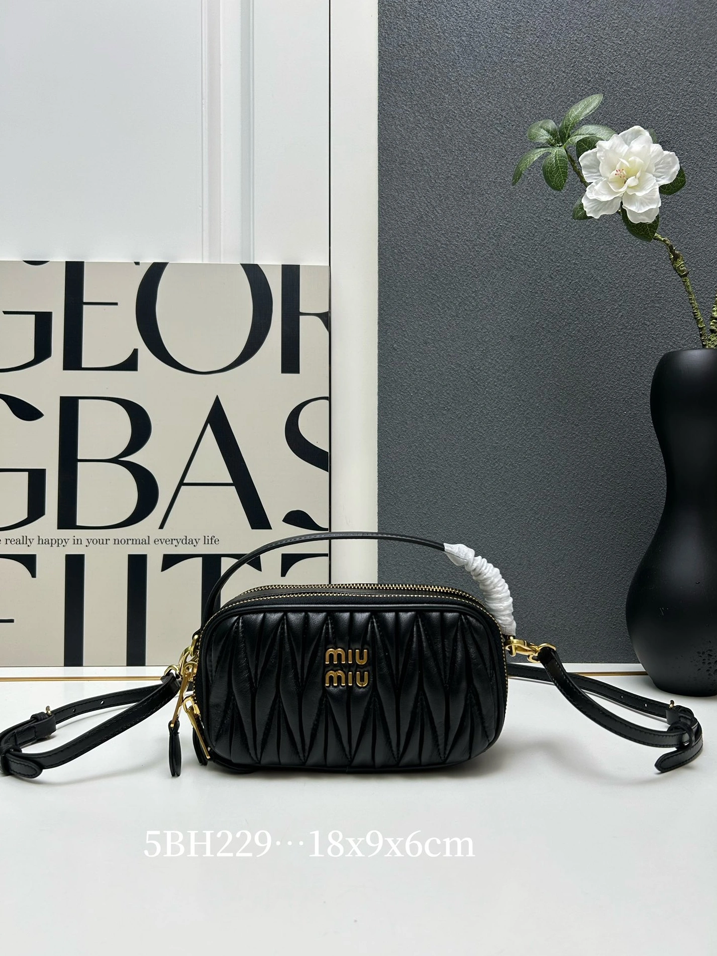 MIU MIU AAA Quality Messenger Bags For Women Flexible 5550