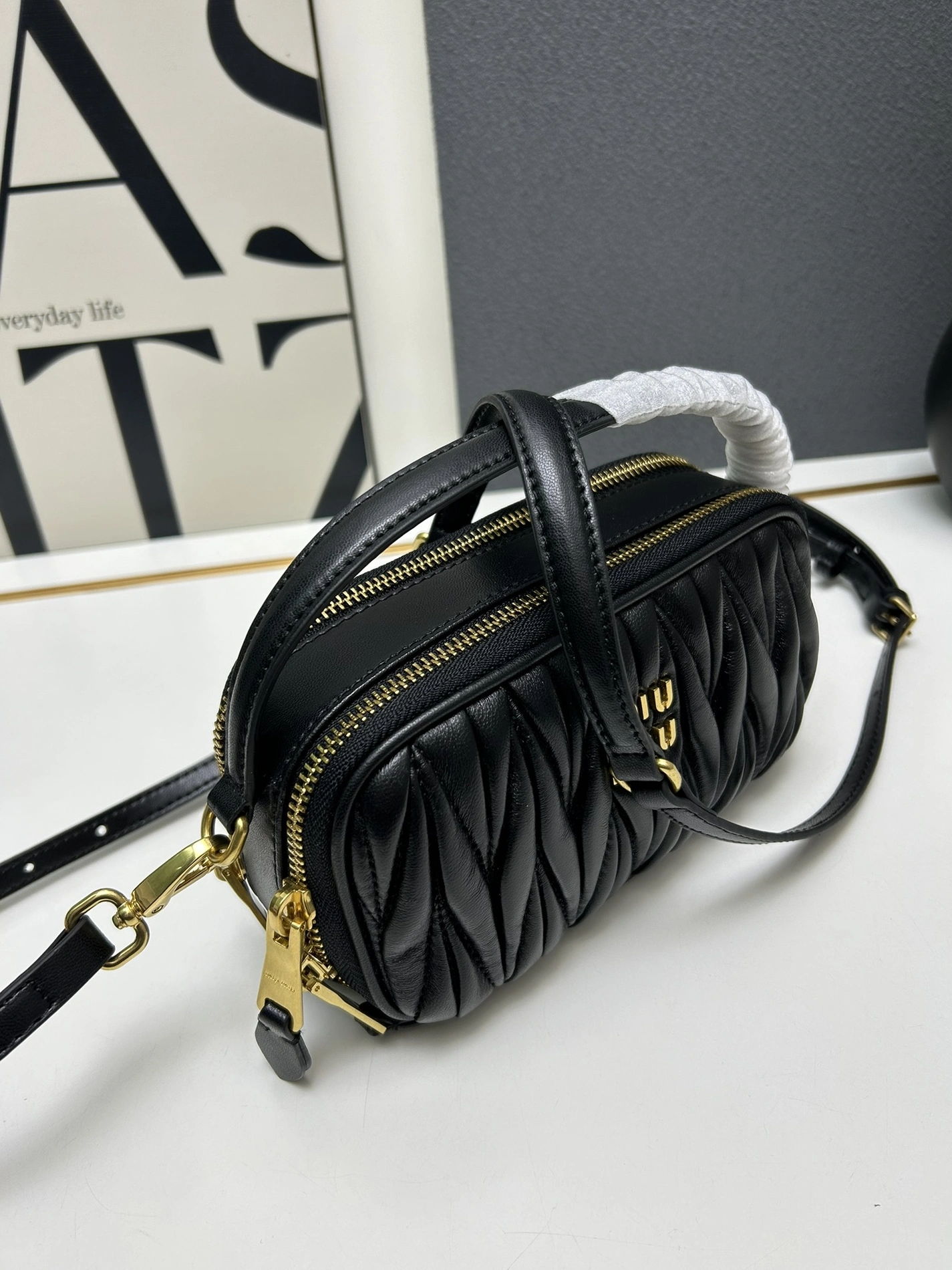 MIU MIU AAA Quality Messenger Bags For Women Flexible 5550
