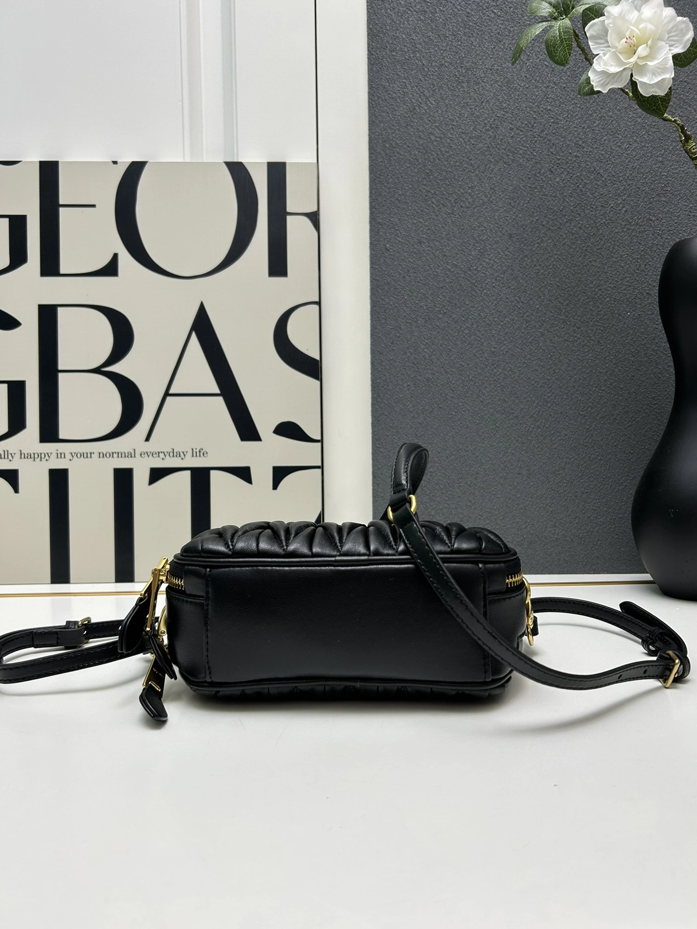 MIU MIU AAA Quality Messenger Bags For Women Flexible 5550