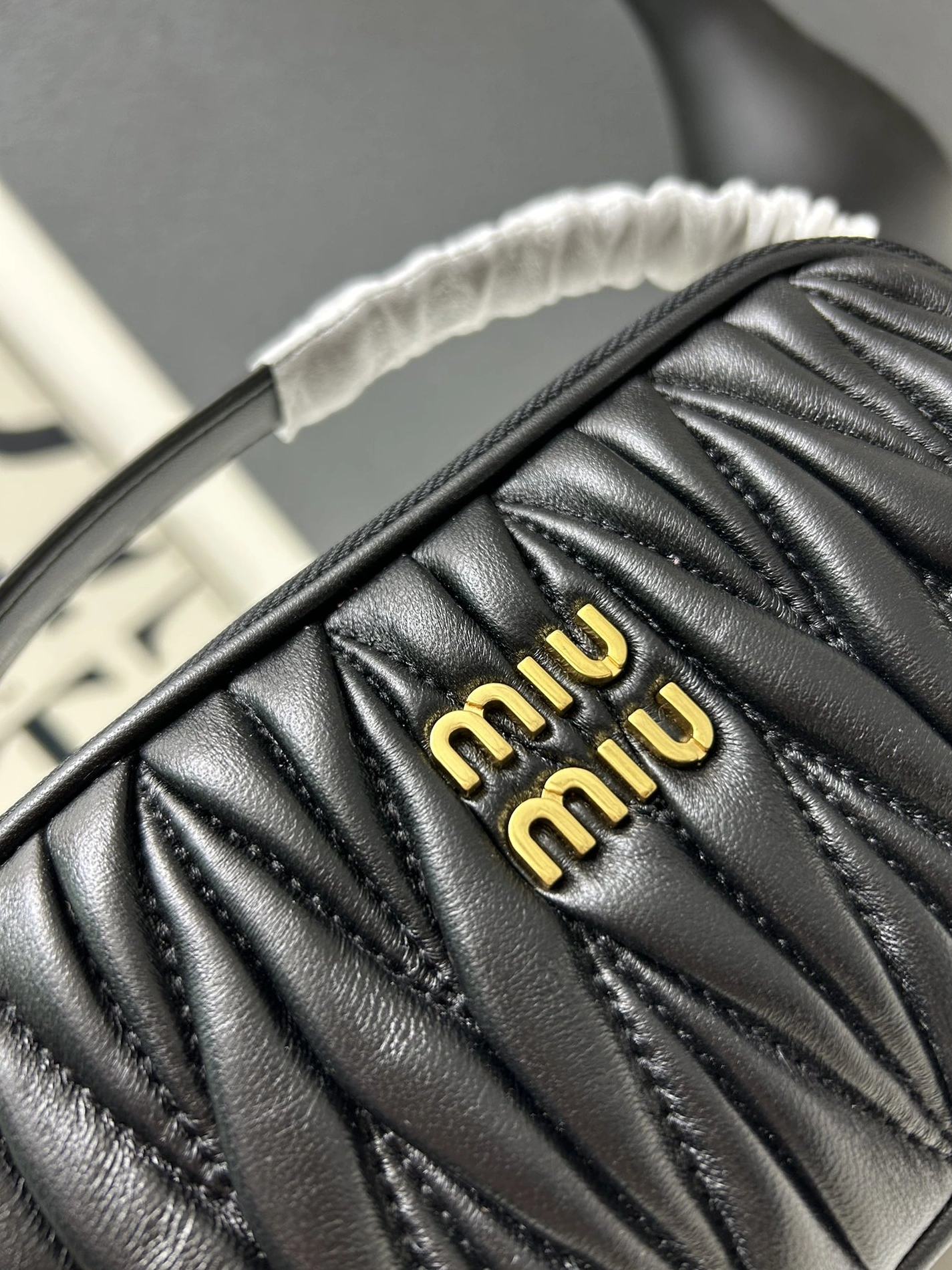 MIU MIU AAA Quality Messenger Bags For Women Flexible 5550