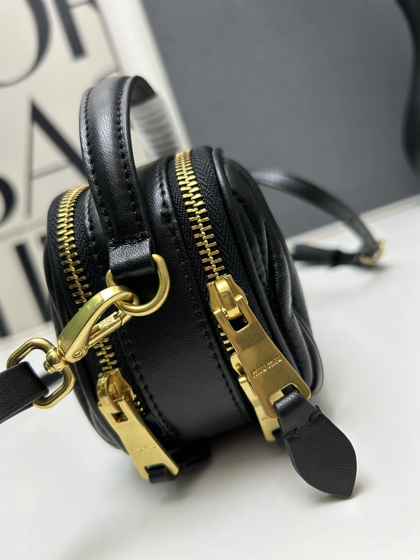 MIU MIU AAA Quality Messenger Bags For Women Flexible 5550