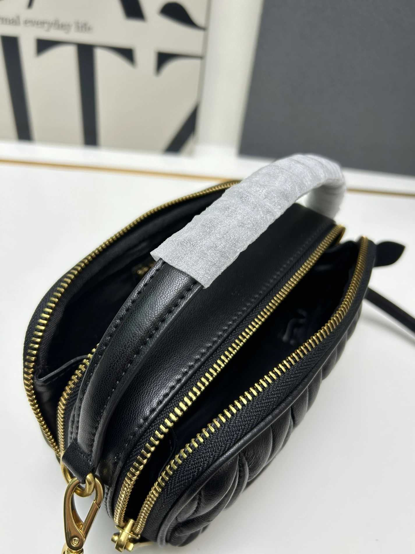 MIU MIU AAA Quality Messenger Bags For Women Flexible 5550