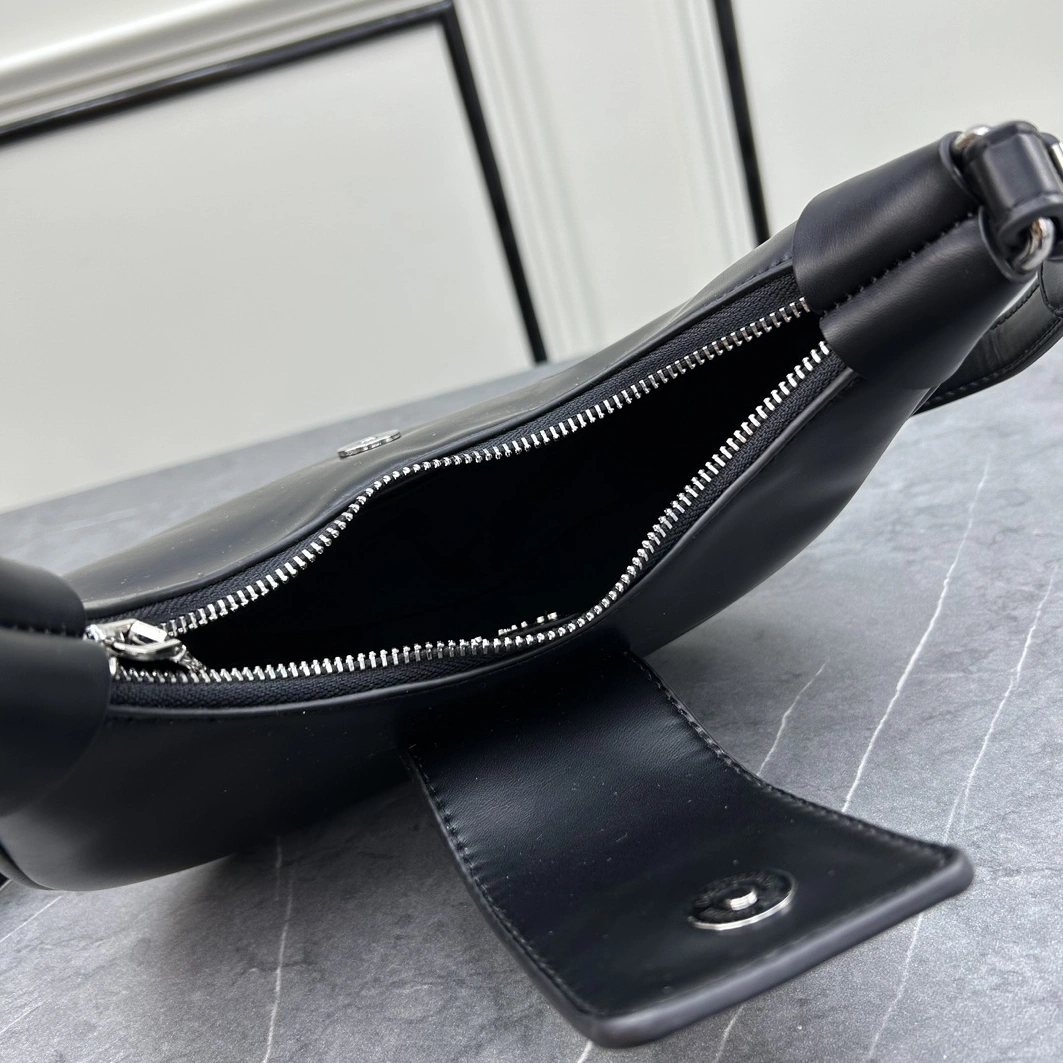 MIU MIU AAA Quality Messenger Bags For Women Minimalist 7640