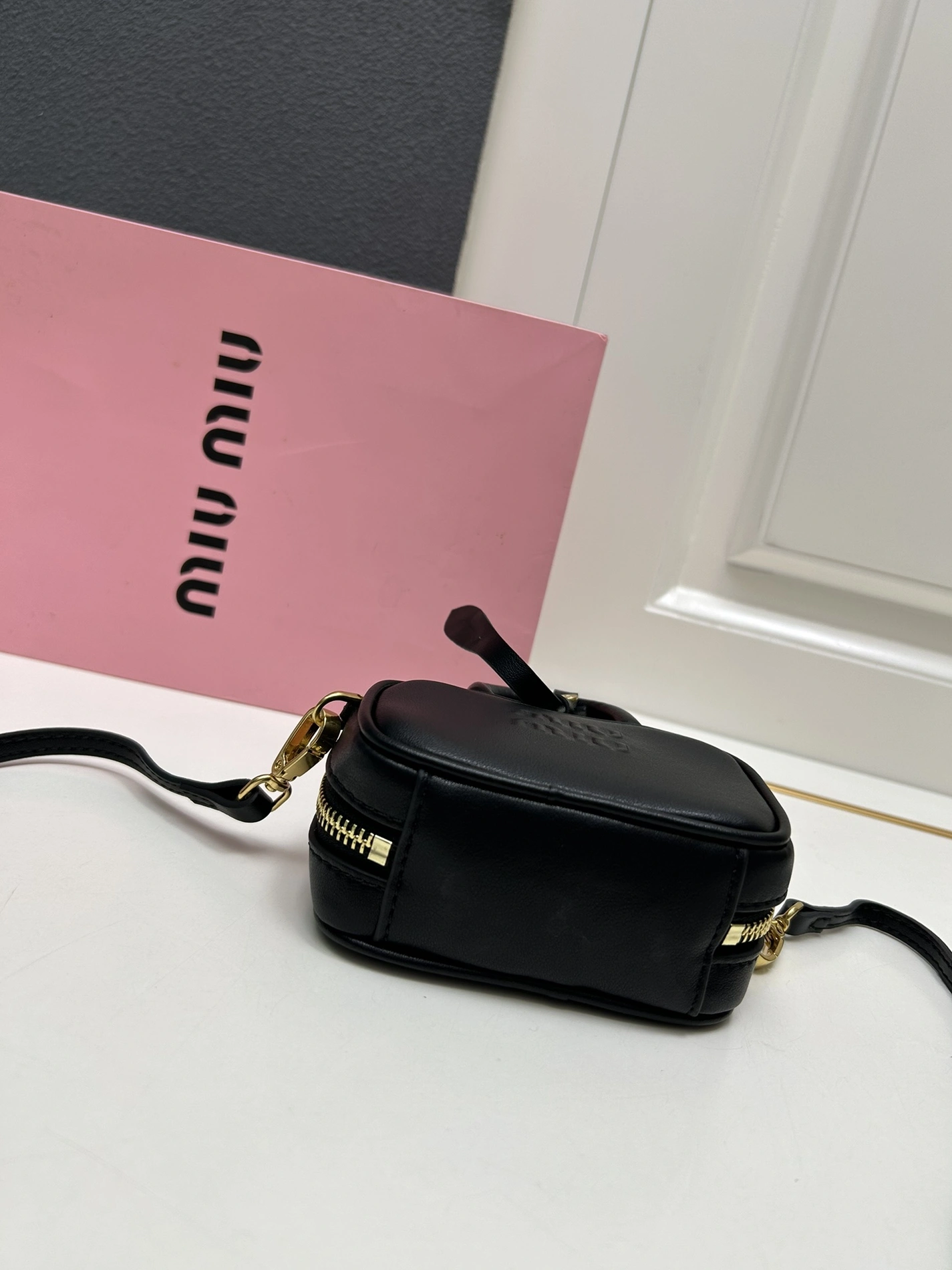 MIU MIU AAA Quality Messenger Bags For Women Popular 4225