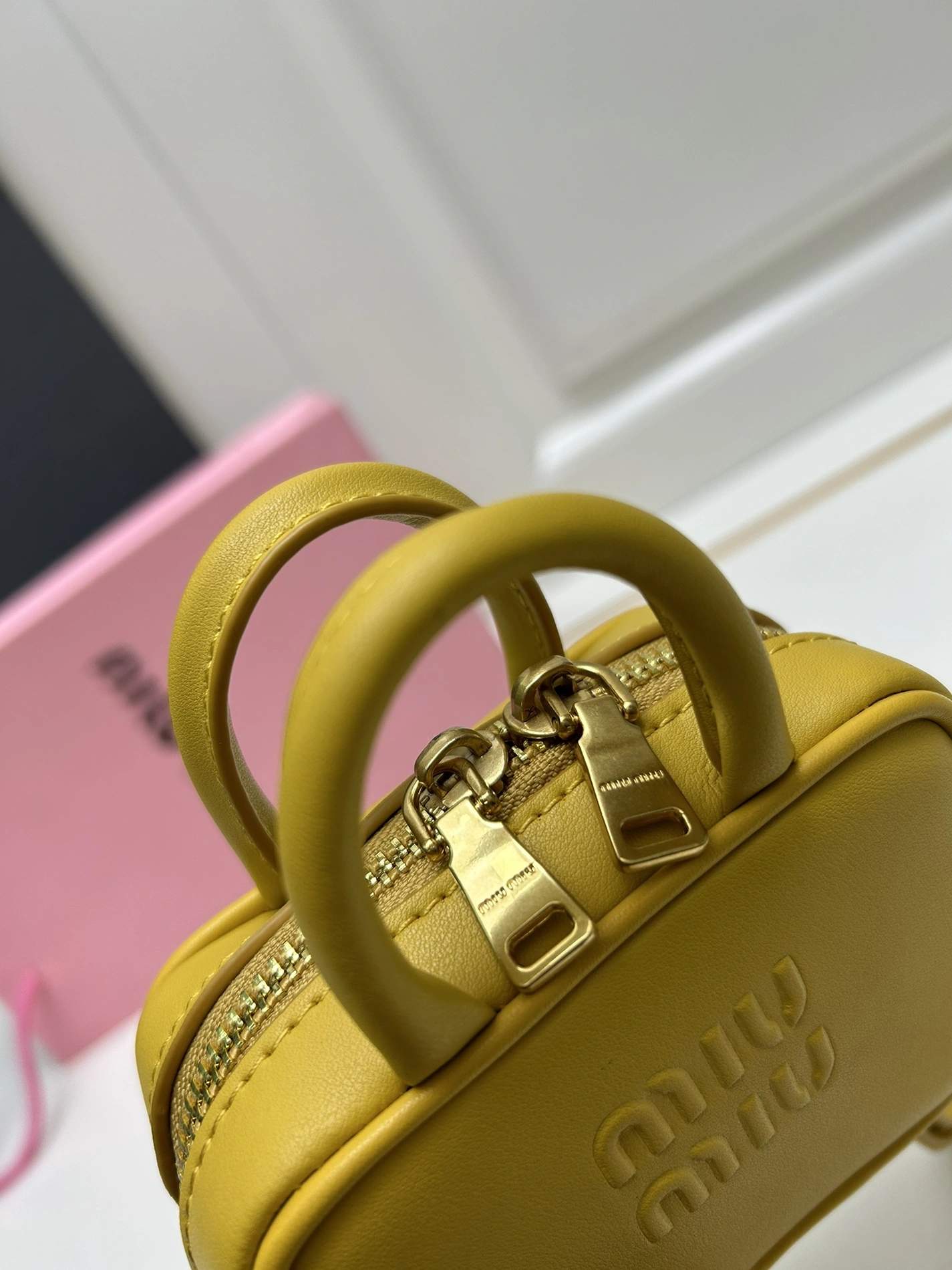 MIU MIU AAA Quality Messenger Bags For Women Practical 6249
