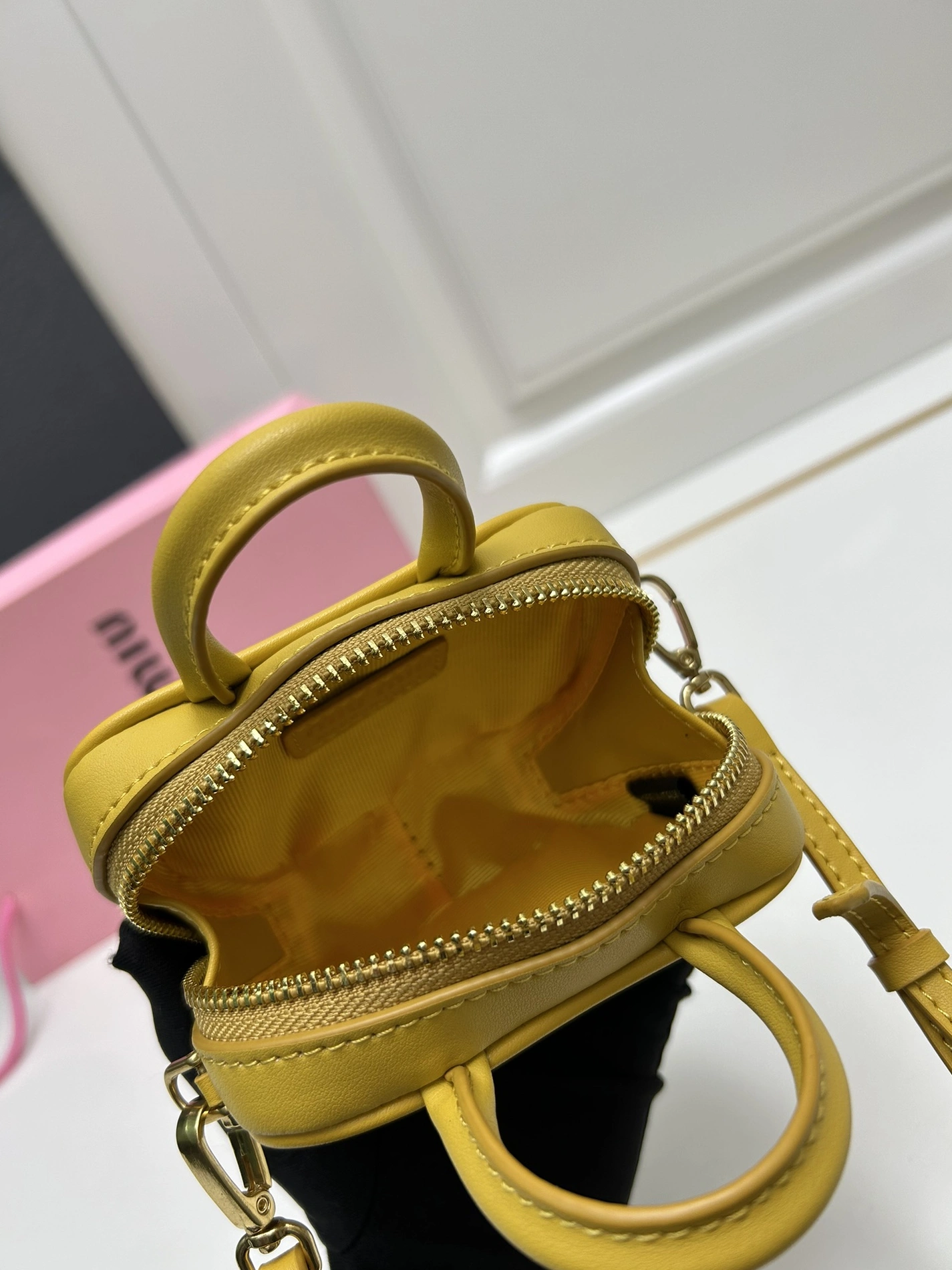 MIU MIU AAA Quality Messenger Bags For Women Practical 6249