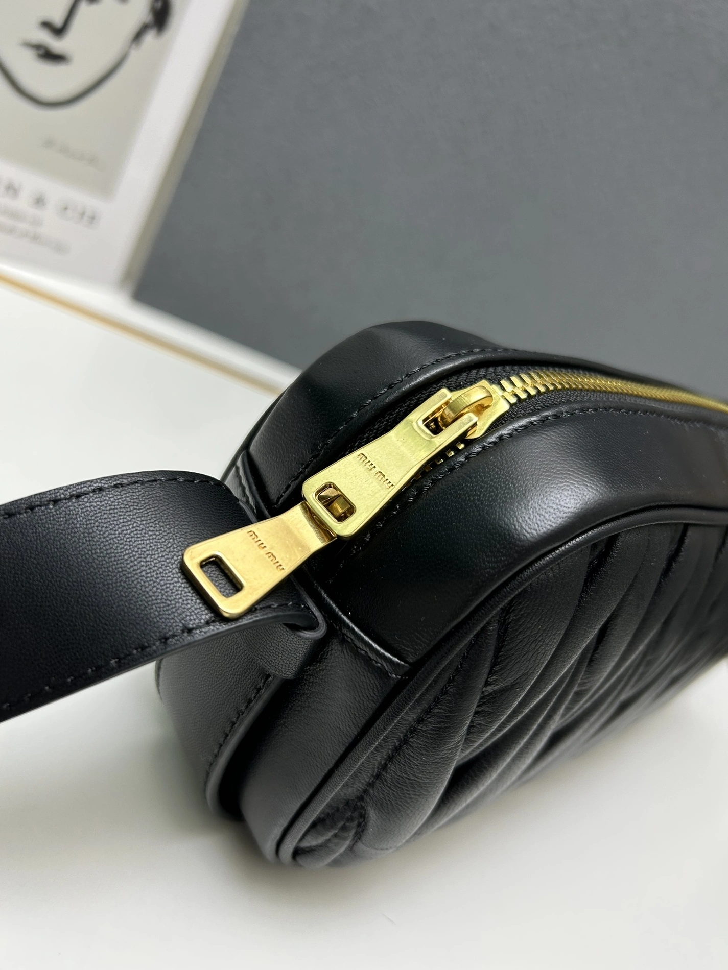 MIU MIU AAA Quality Messenger Bags For Women Sophisticated 105