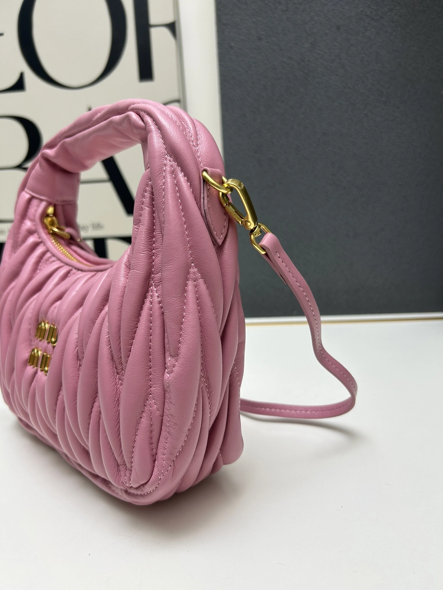 MIU MIU AAA Quality Messenger Bags For Women Stylish 332