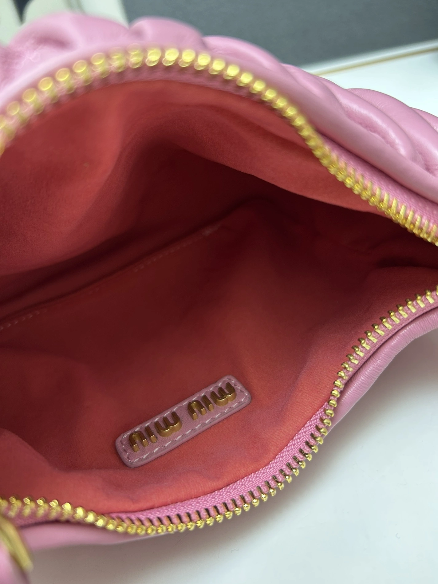 MIU MIU AAA Quality Messenger Bags For Women Stylish 332