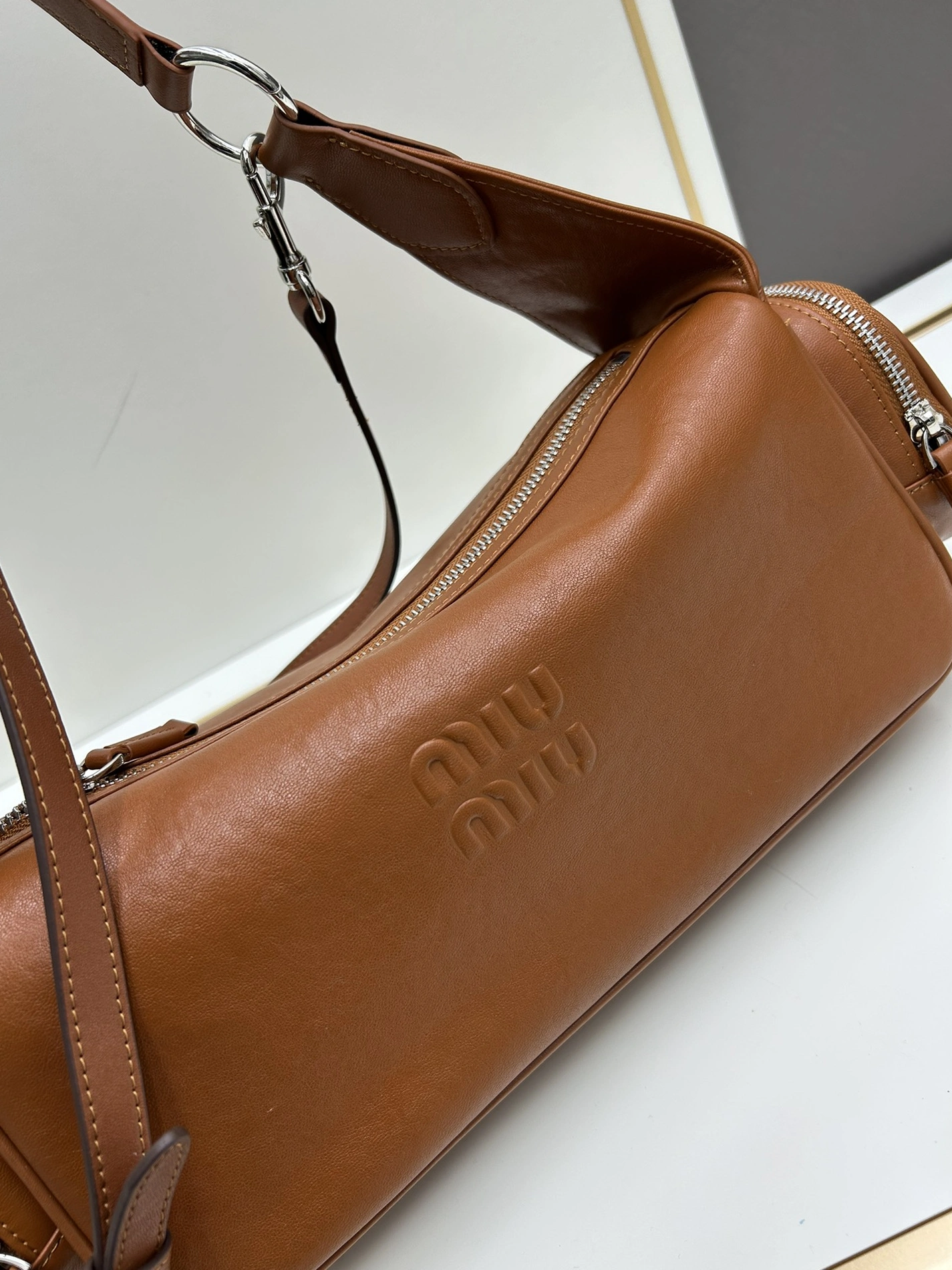 MIU MIU AAA Quality Shoulder Bags For Women Durable 276
