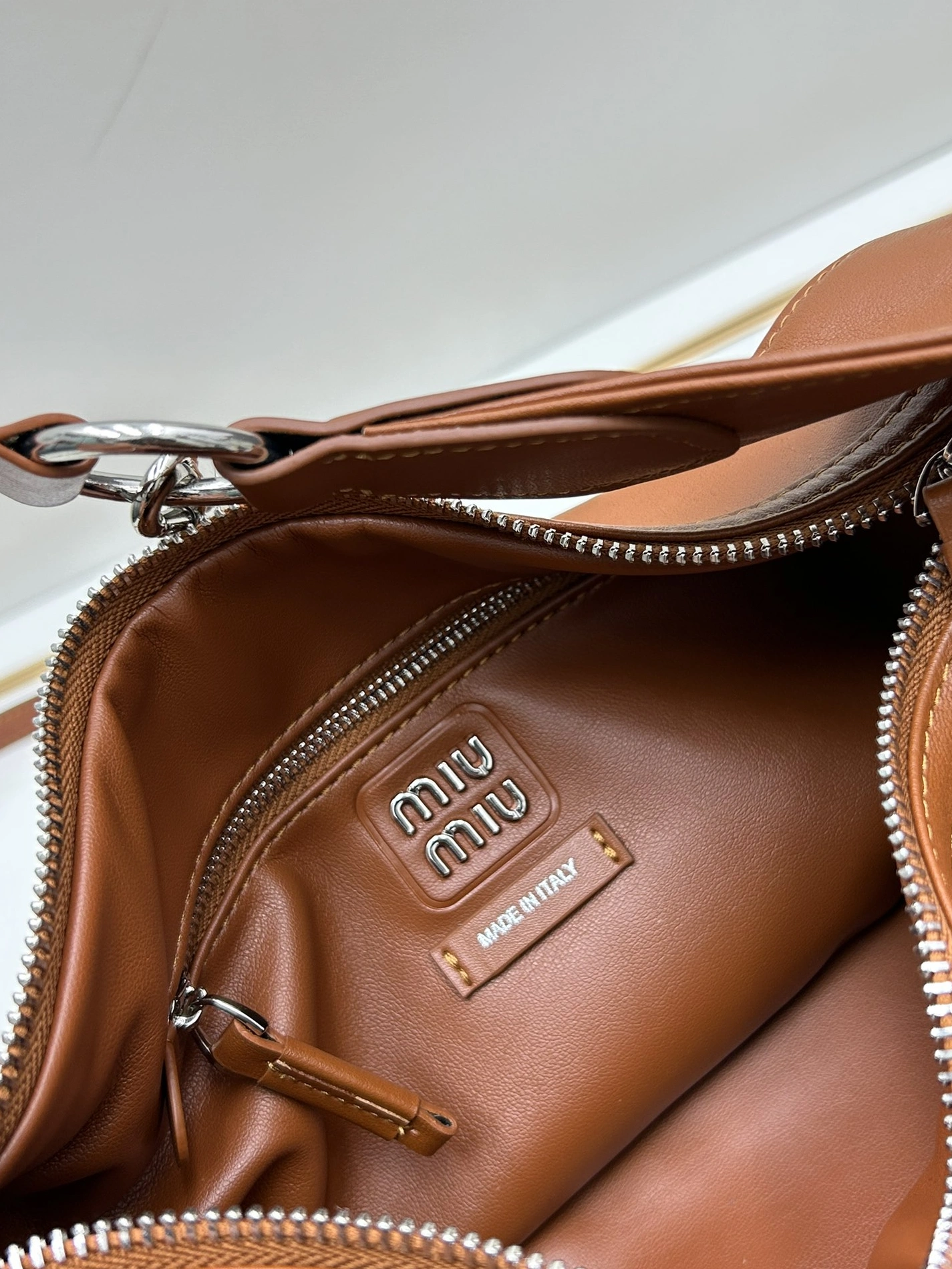 MIU MIU AAA Quality Shoulder Bags For Women Durable 276