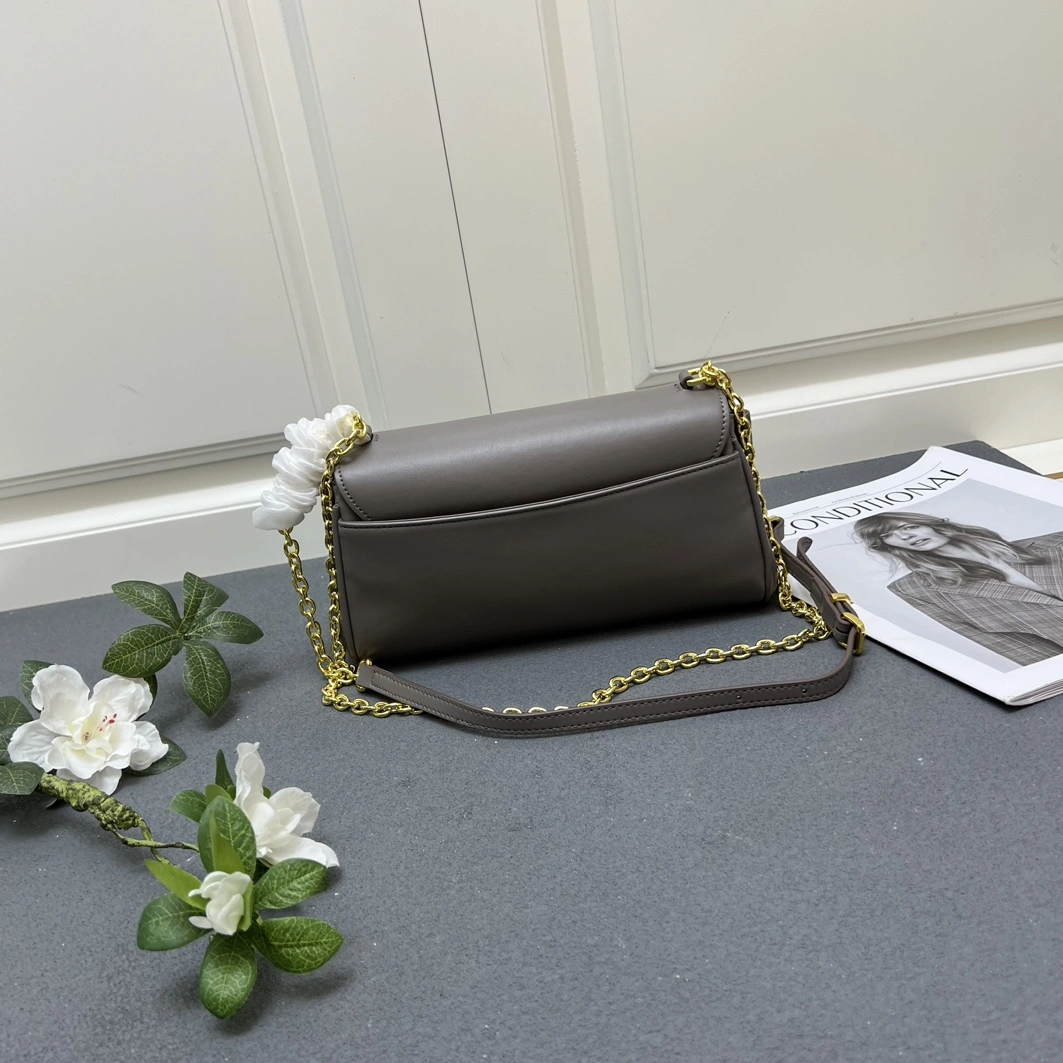 MIU MIU AAA Quality Shoulder Bags For Women Lightweight 5047
