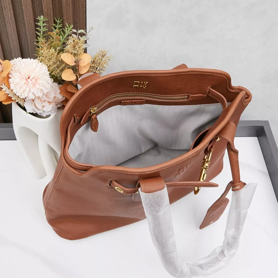 MIU MIU AAA Quality Shoulder Bags For Women StreetReady 2169