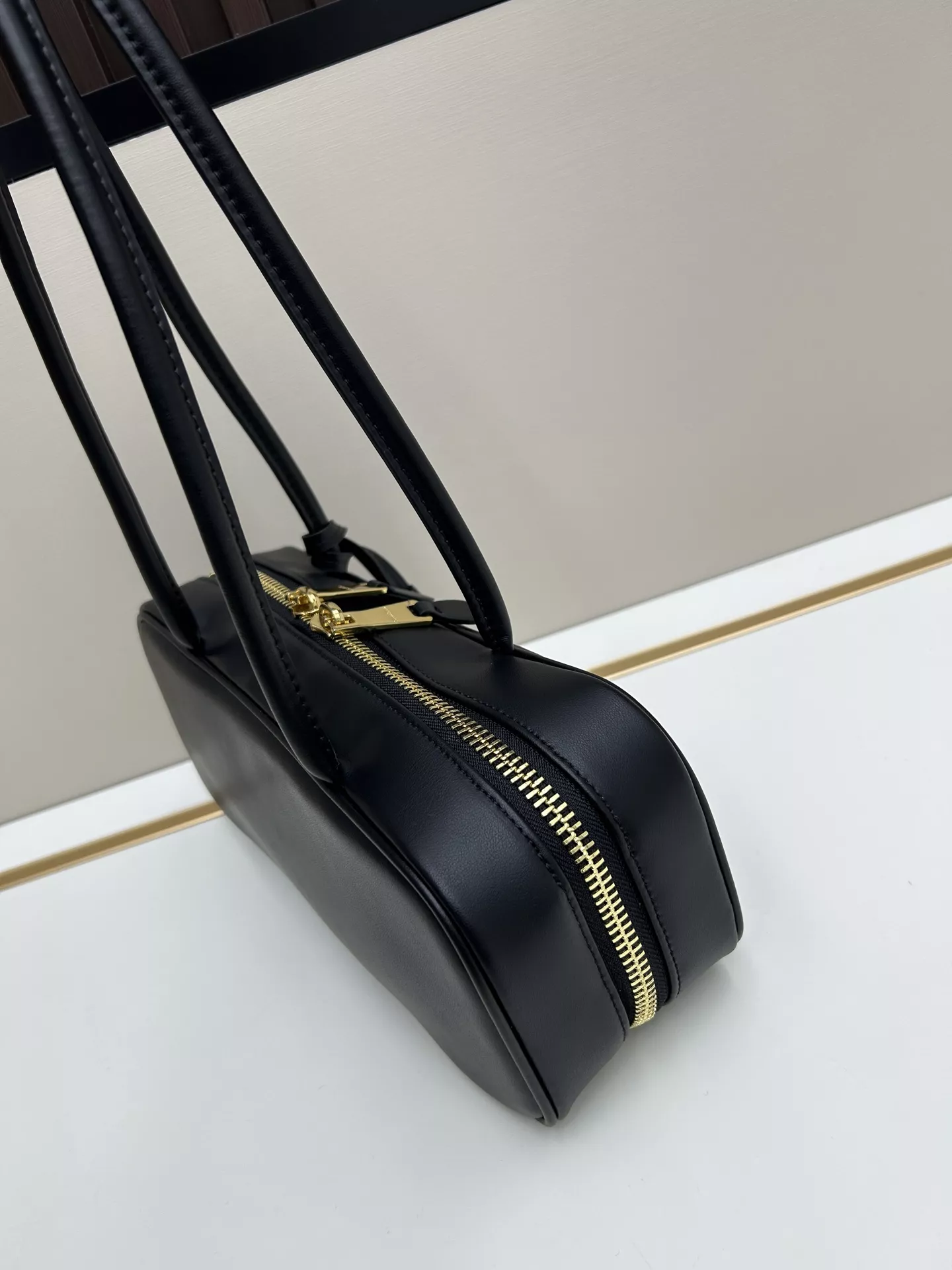 MIU MIU AAA Quality Shoulder Bags For Women StreetReady 5721