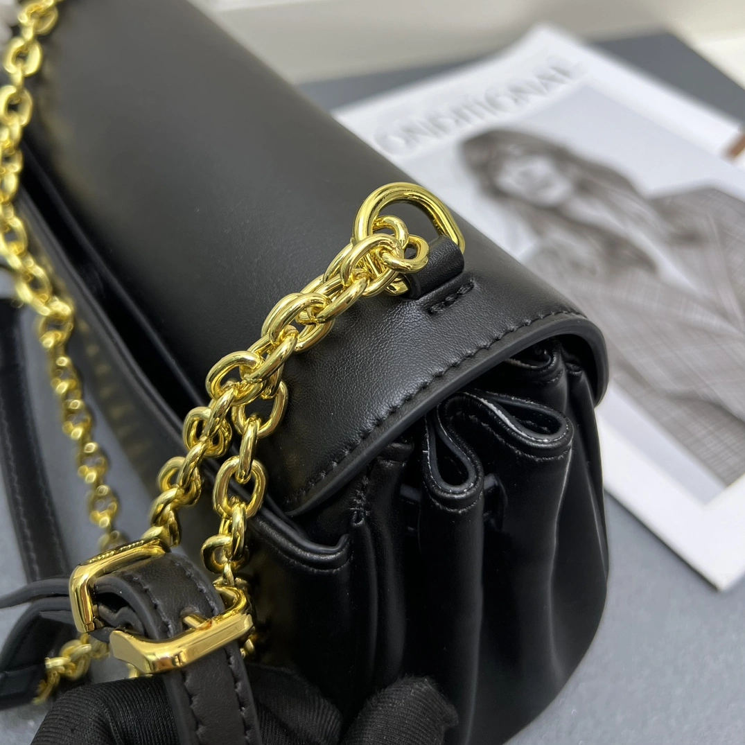 MIU MIU AAA Quality Shoulder Bags For Women StreetReady 9330