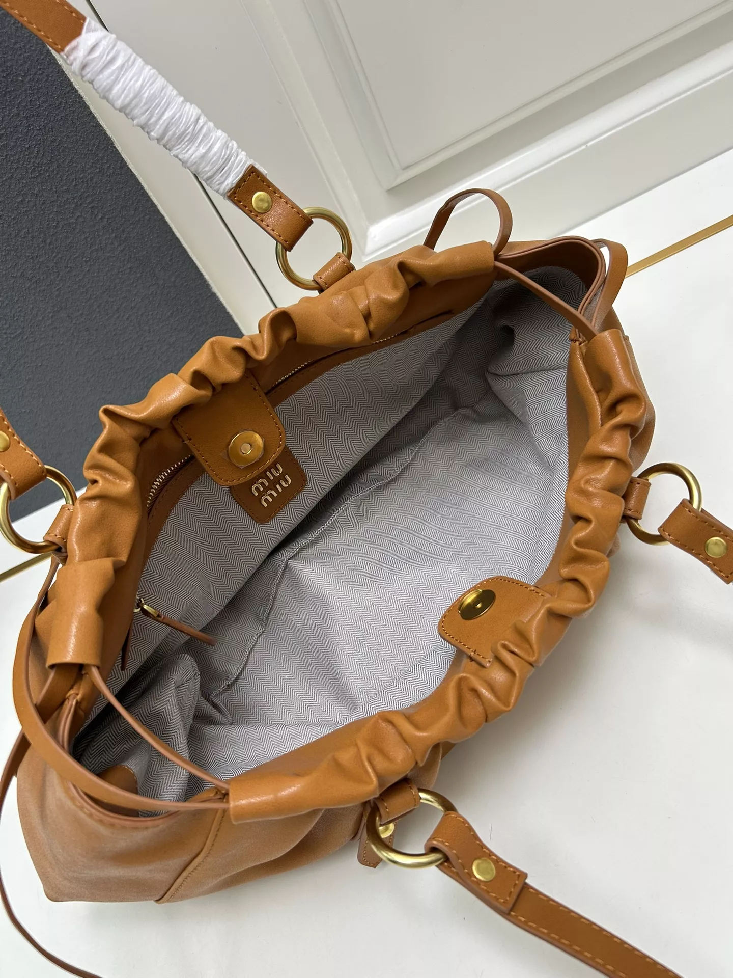 MIU MIU AAA Quality Shoulder Bags For Women WellDesigned 7974