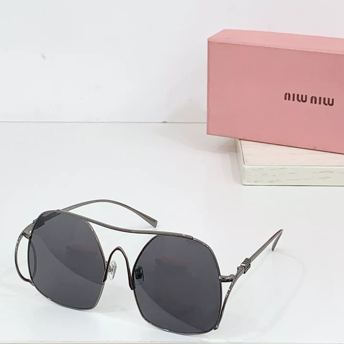 MIU MIU AAA Quality Sunglasses Comfortable 9502