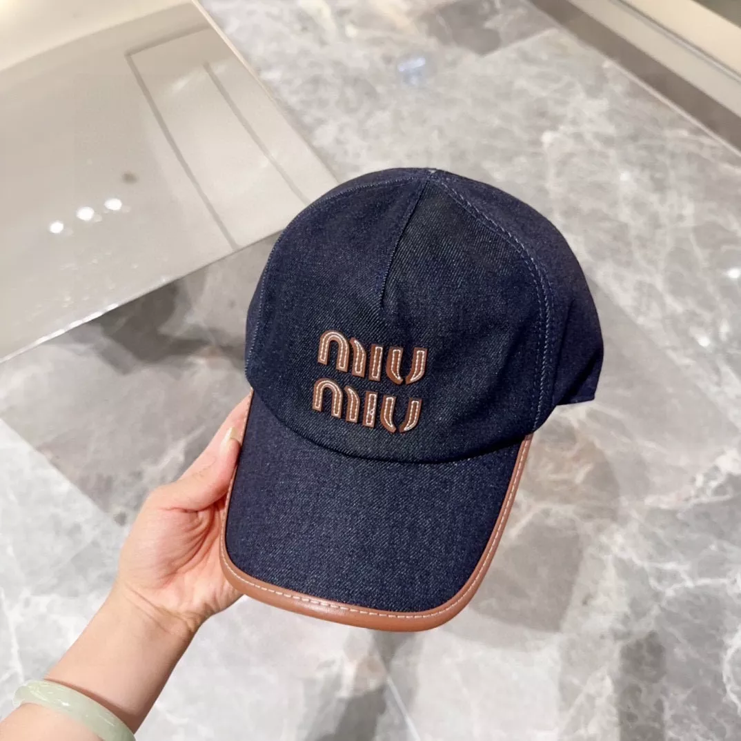 MIU MIU Caps AllSeason 3474