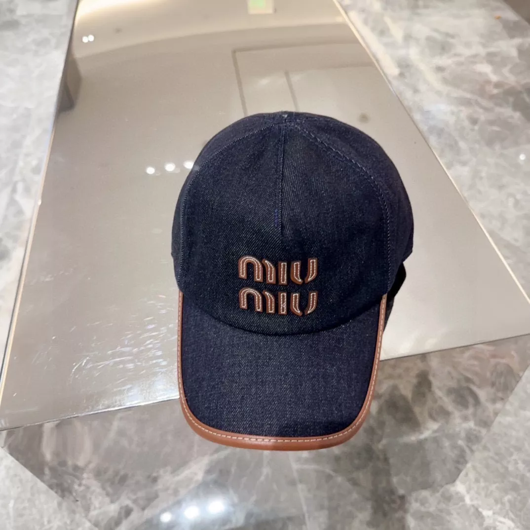 MIU MIU Caps AllSeason 3474