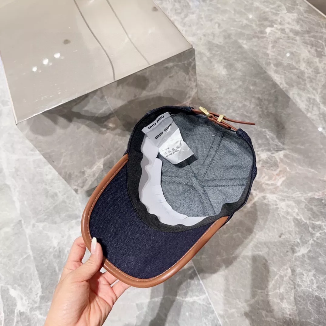 MIU MIU Caps AllSeason 3474