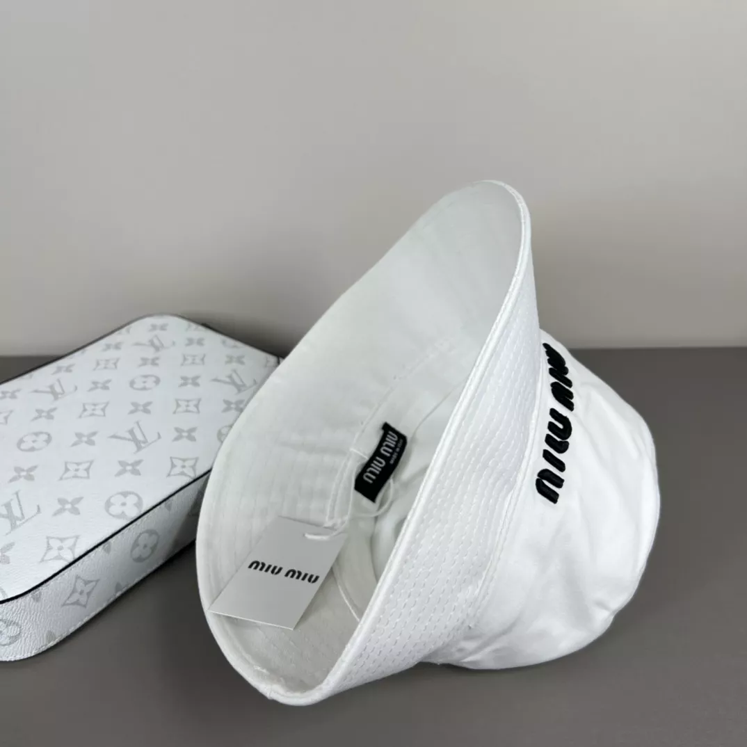 MIU MIU Caps AllSeason 6450