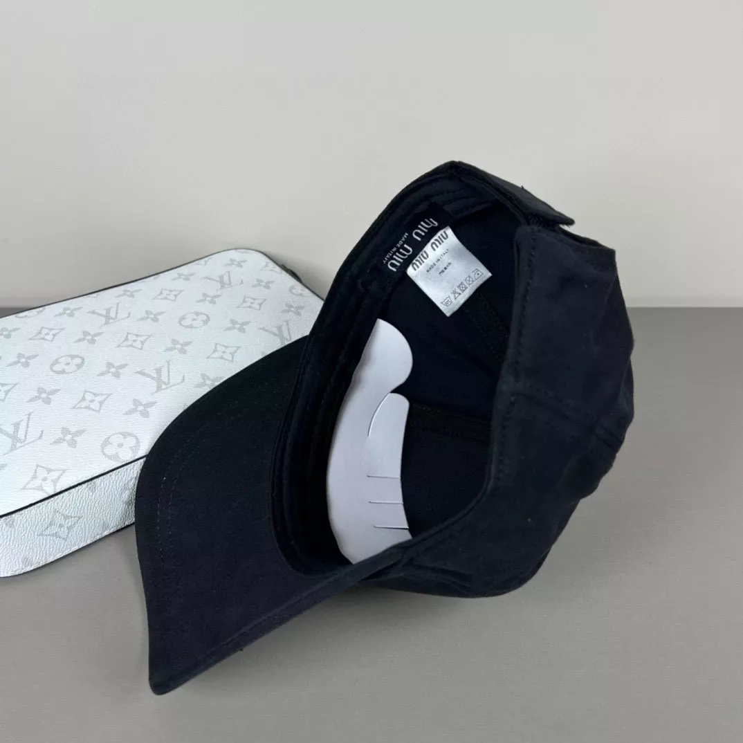 MIU MIU Caps Comfortable 363