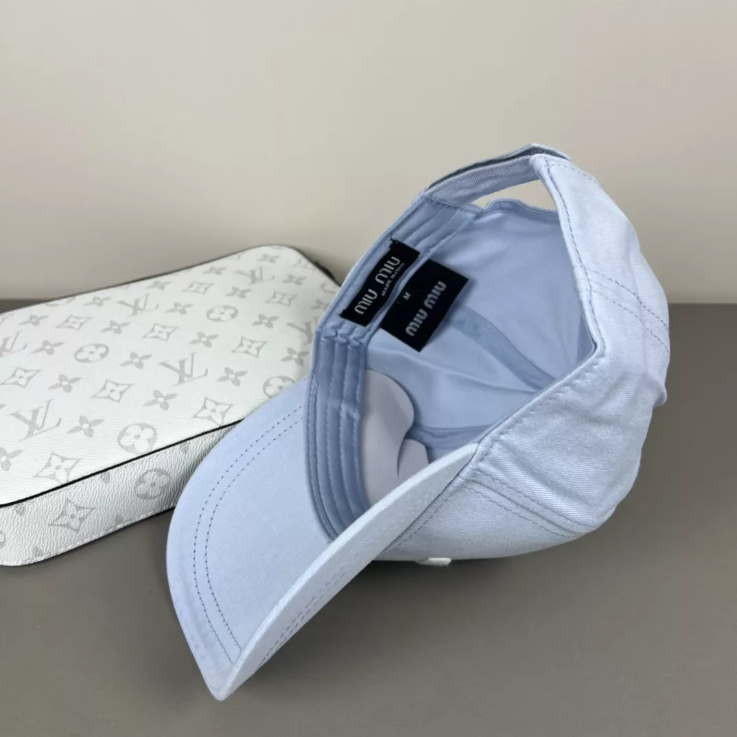 MIU MIU Caps Comfortable 3754