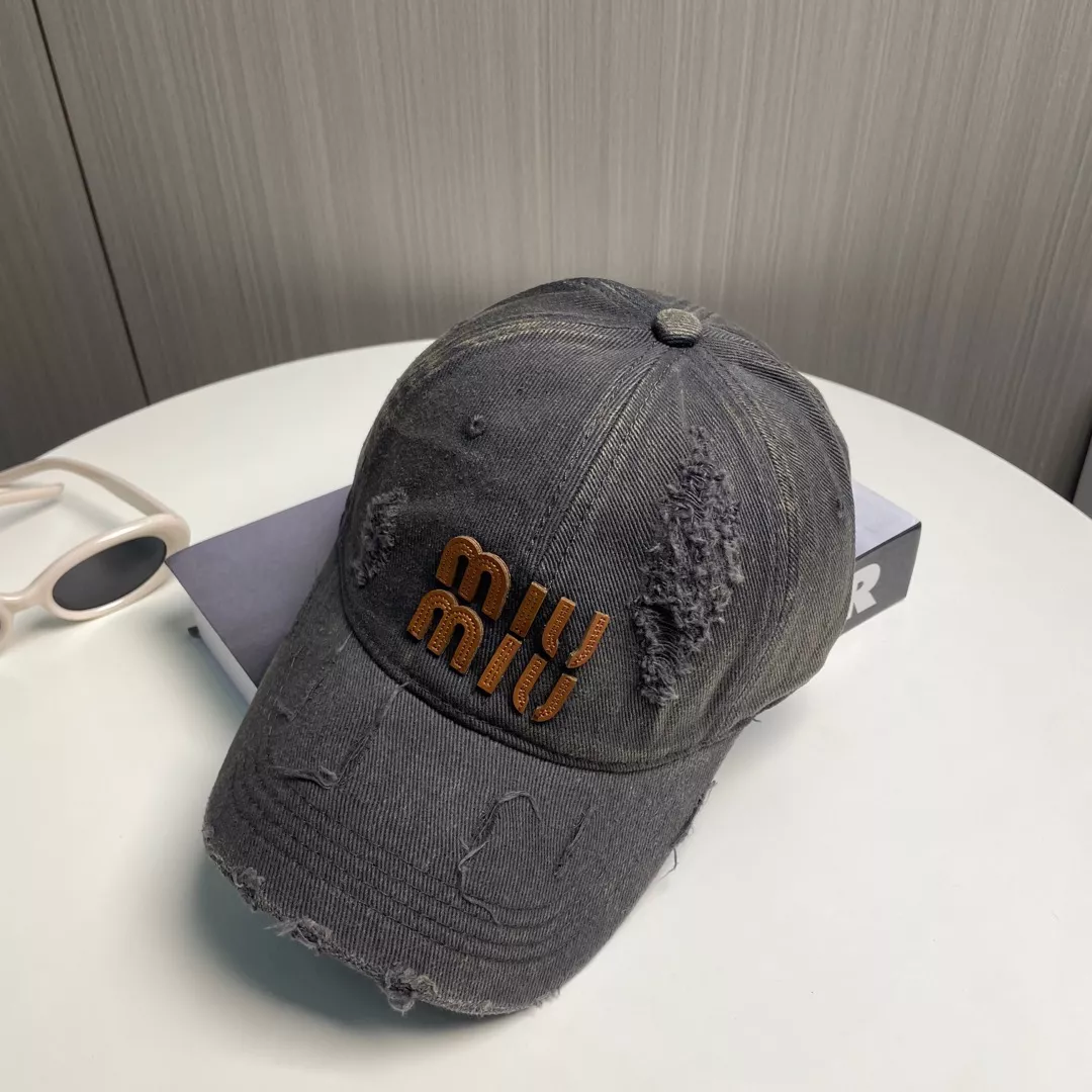 MIU MIU Caps Comfortable 3816