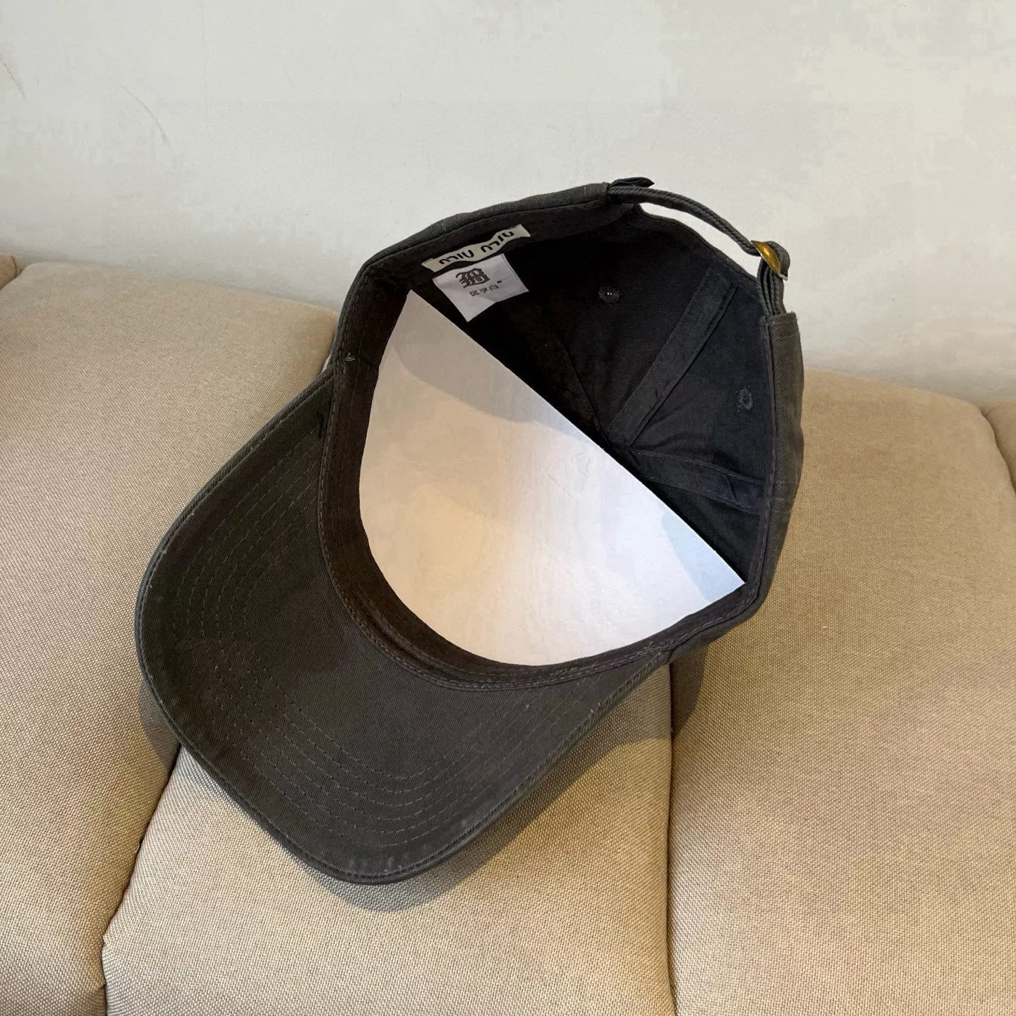 MIU MIU Caps Comfortable 4713