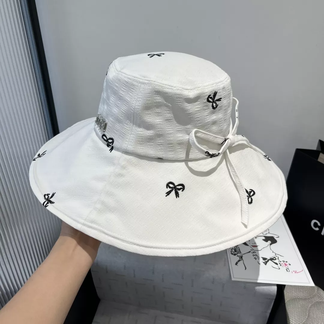 MIU MIU Caps Comfortable 9614