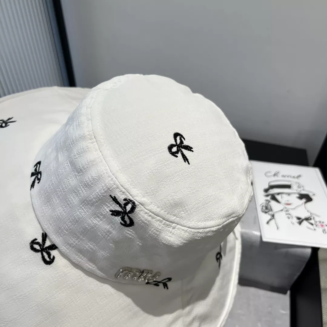 MIU MIU Caps Comfortable 9614