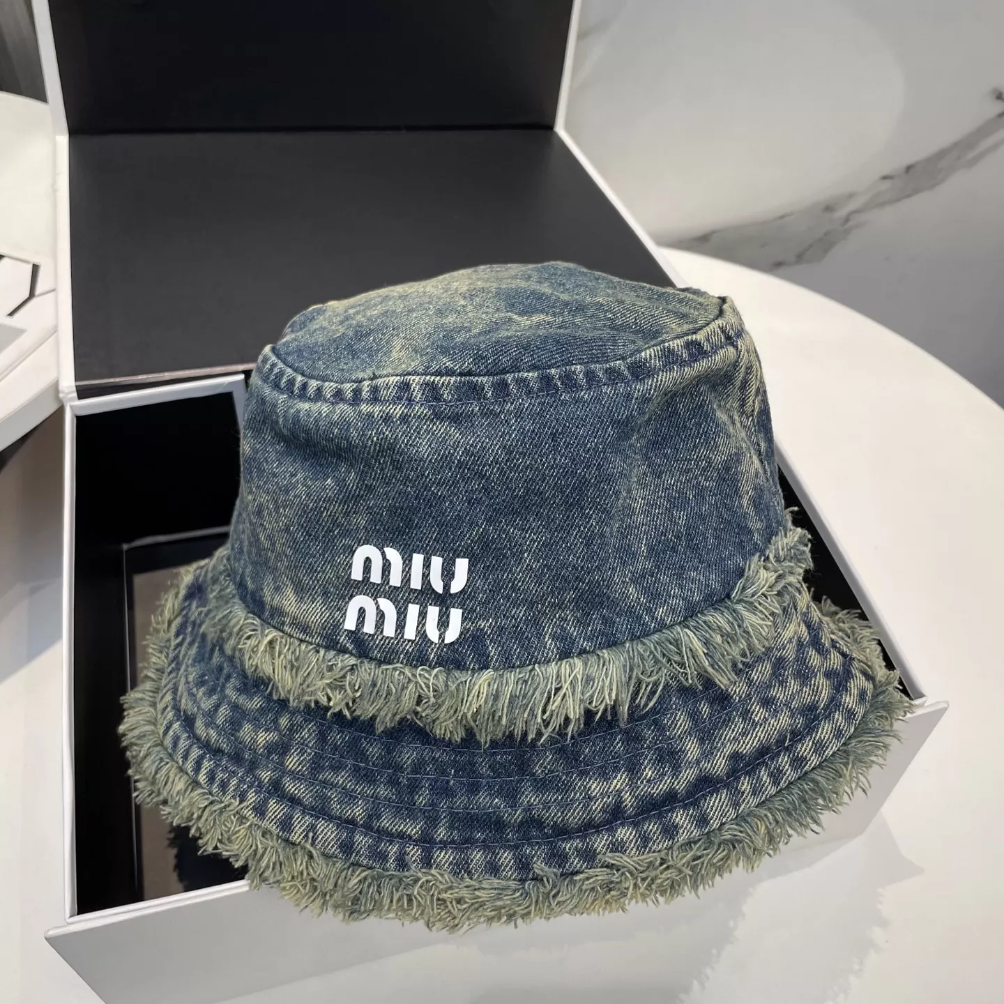 MIU MIU Caps DailyWear 545
