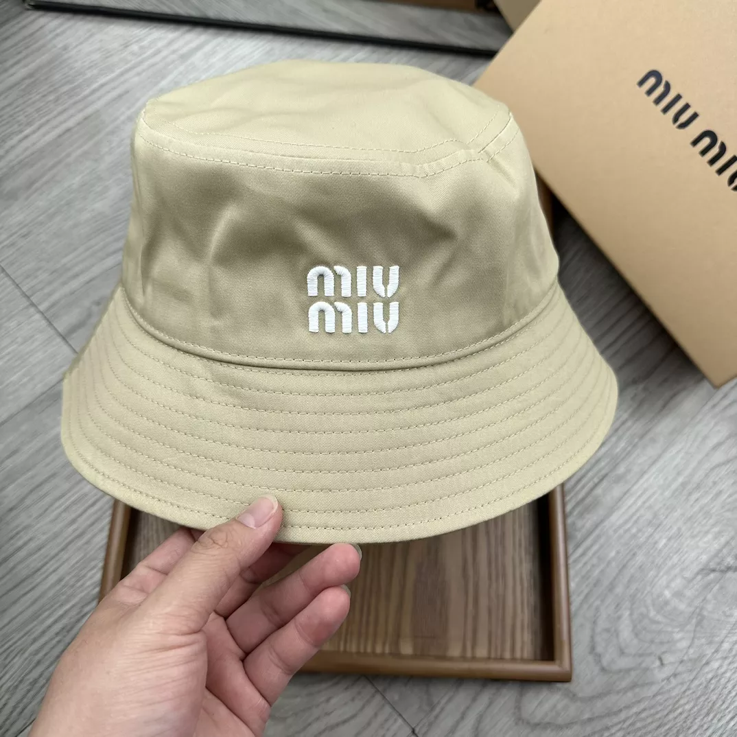 MIU MIU Caps Durable 109
