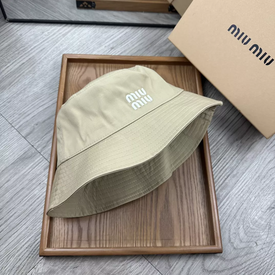 MIU MIU Caps Durable 109