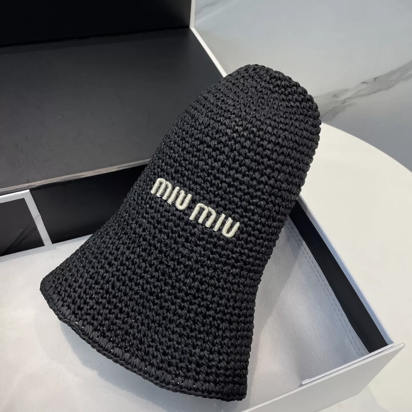 MIU MIU Caps Durable 2468