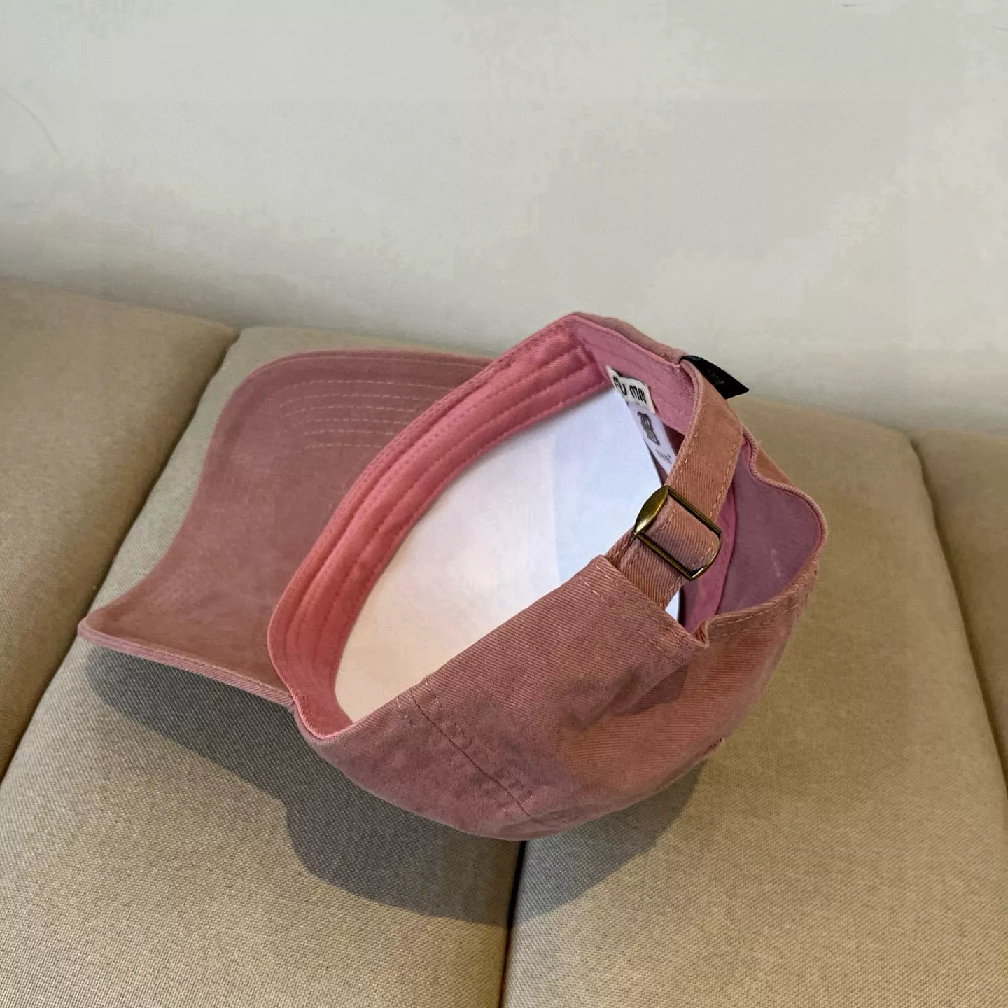 MIU MIU Caps EasyMatch 3200