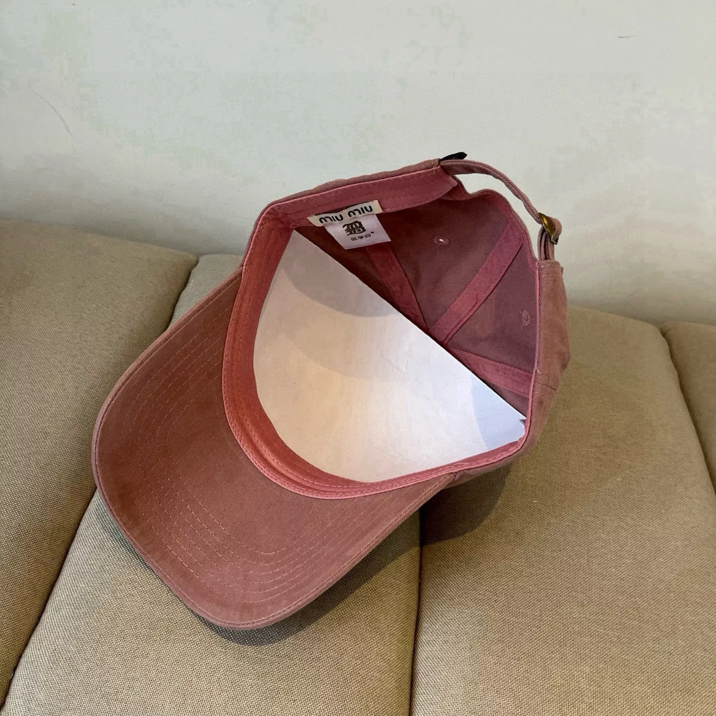 MIU MIU Caps EasyMatch 3200
