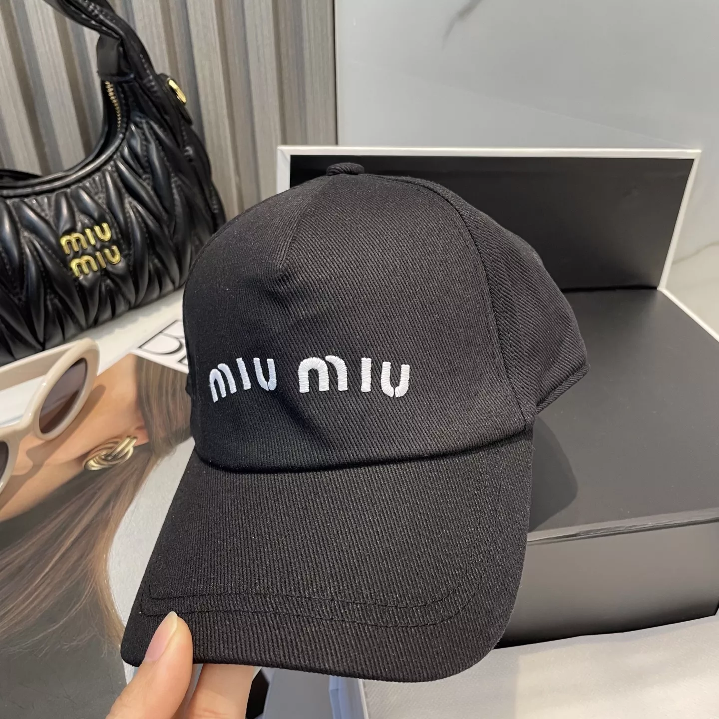 MIU MIU Caps EasyMatch 7132