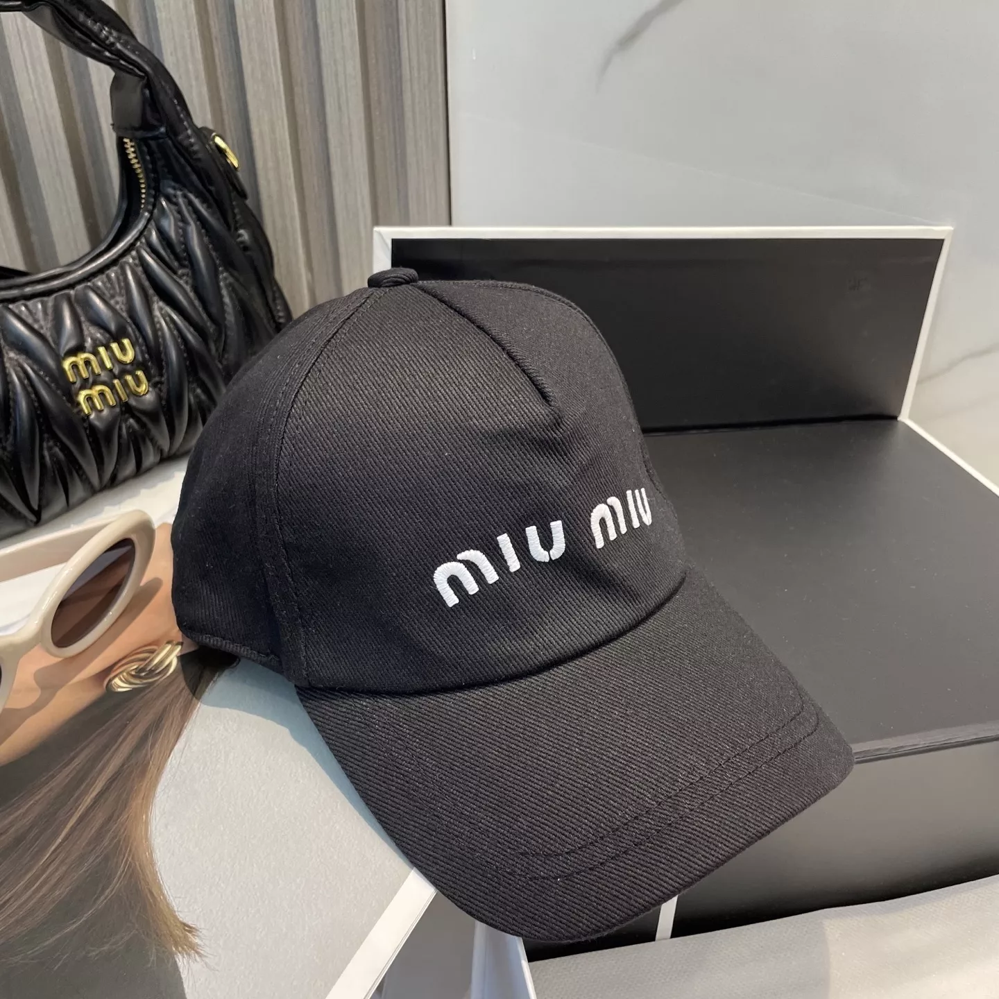 MIU MIU Caps EasyMatch 7132