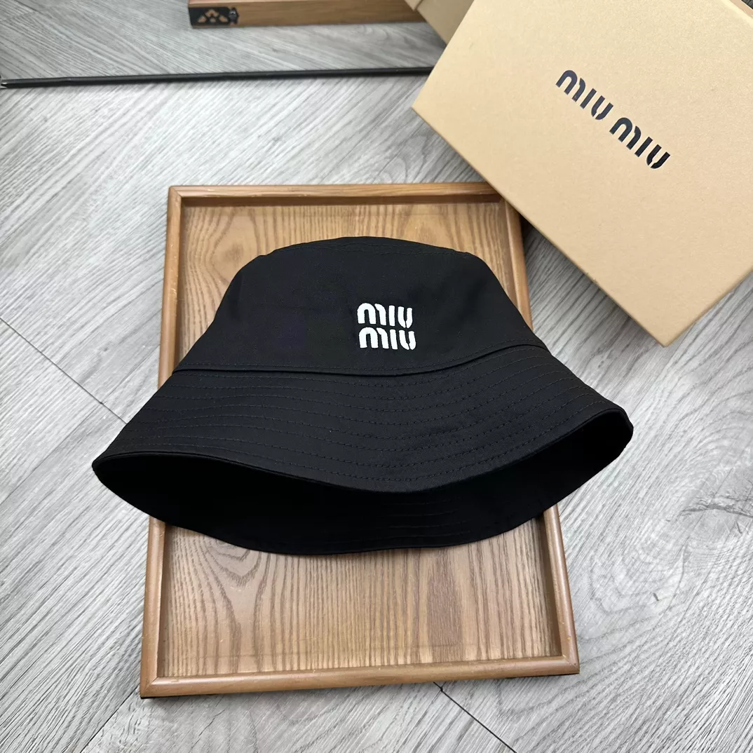 MIU MIU Caps Elegant 9202