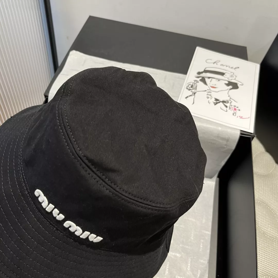 MIU MIU Caps EyeCatching 4862