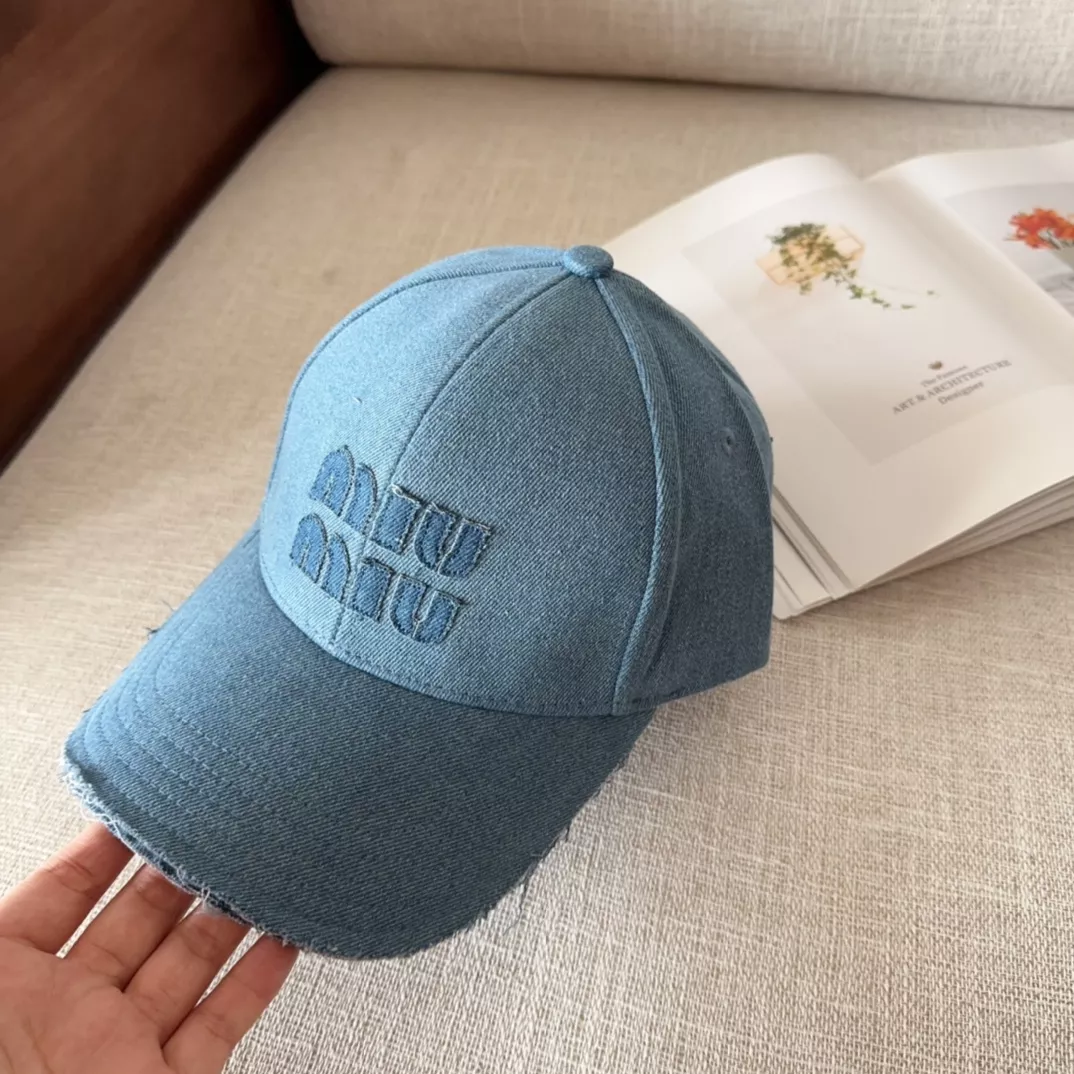 MIU MIU Caps Flexible 8231