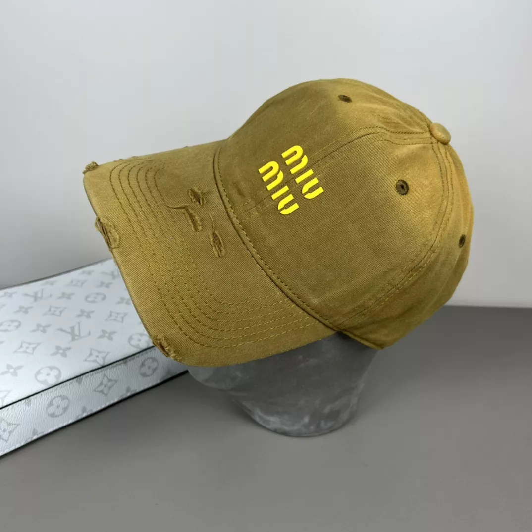 MIU MIU Caps Functional 4740