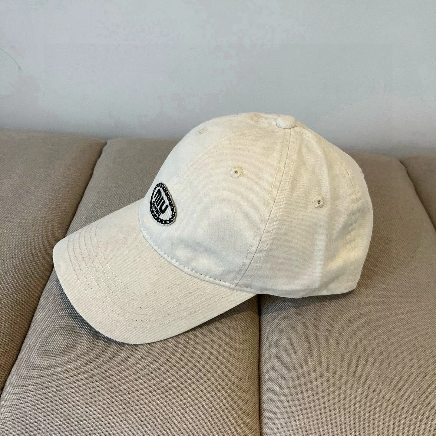 MIU MIU Caps Functional 8962