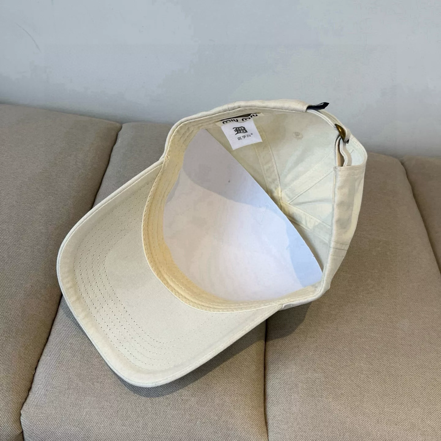 MIU MIU Caps Functional 8962
