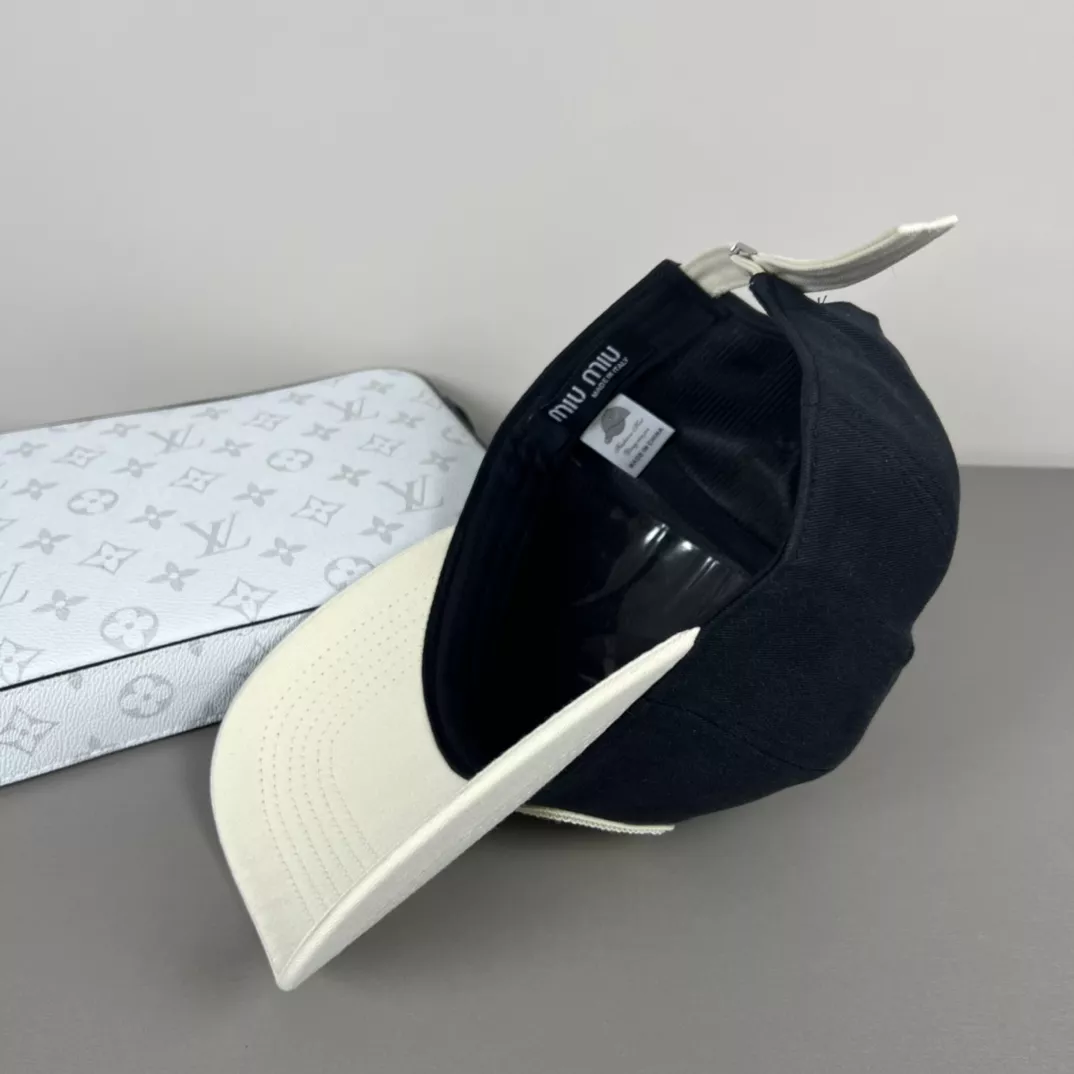 MIU MIU Caps GoAnywhere 3910